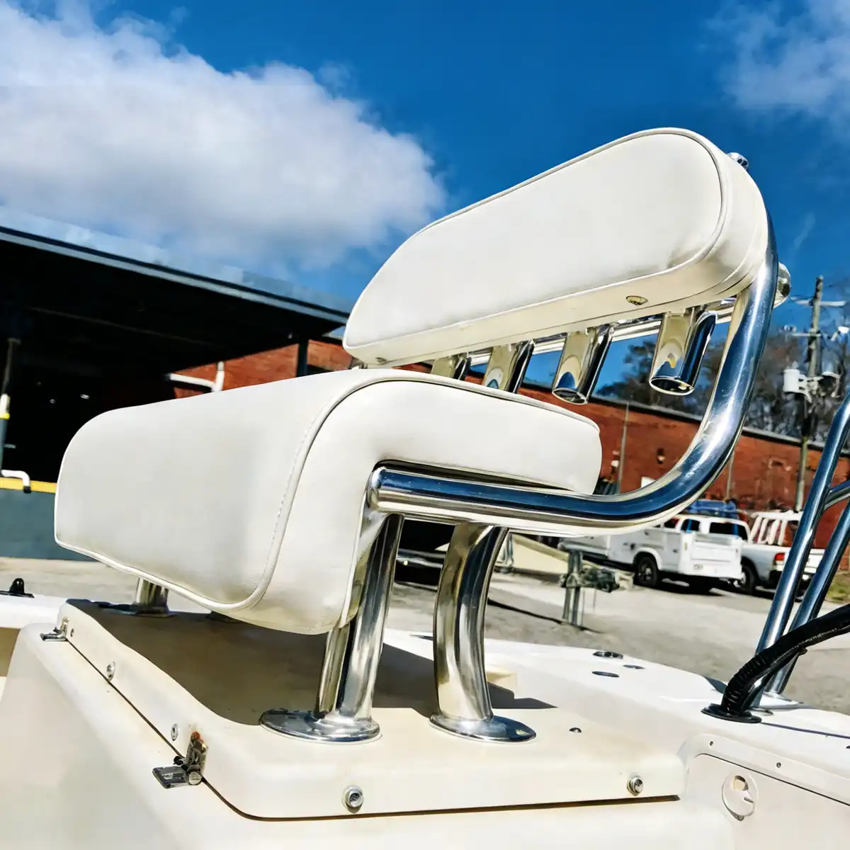 Seating & Leaning Posts